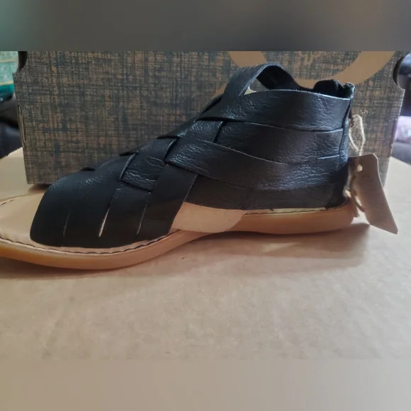 Born Iwa Woven - Womens 7 Black Sandal Medium - Picture 8 of 16
